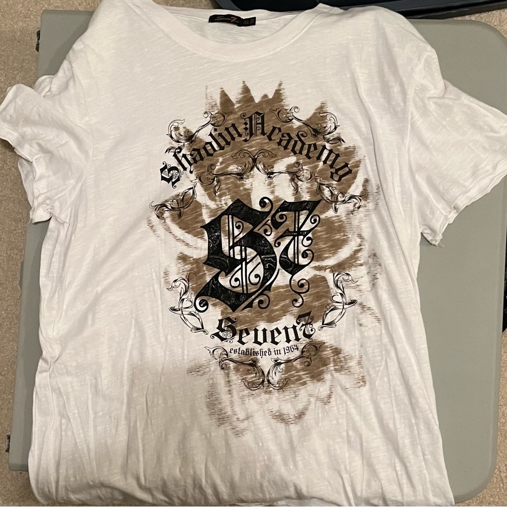 Men’s seven diamonds t shirt size xl